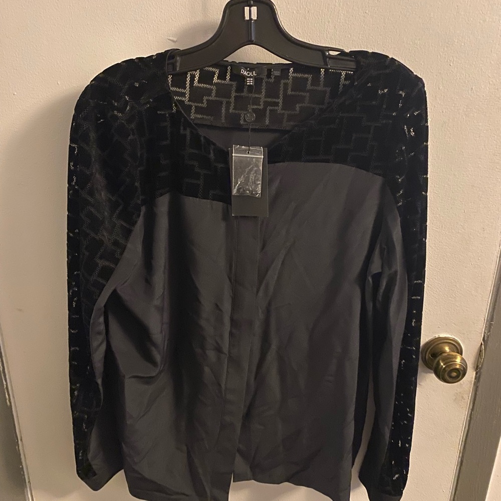 Raoul blouse. Size large